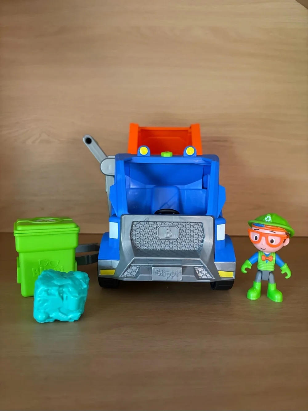 ✨$12✨Blippi Recycling Truck with Sound + Blippi Figure + Recycle Bin